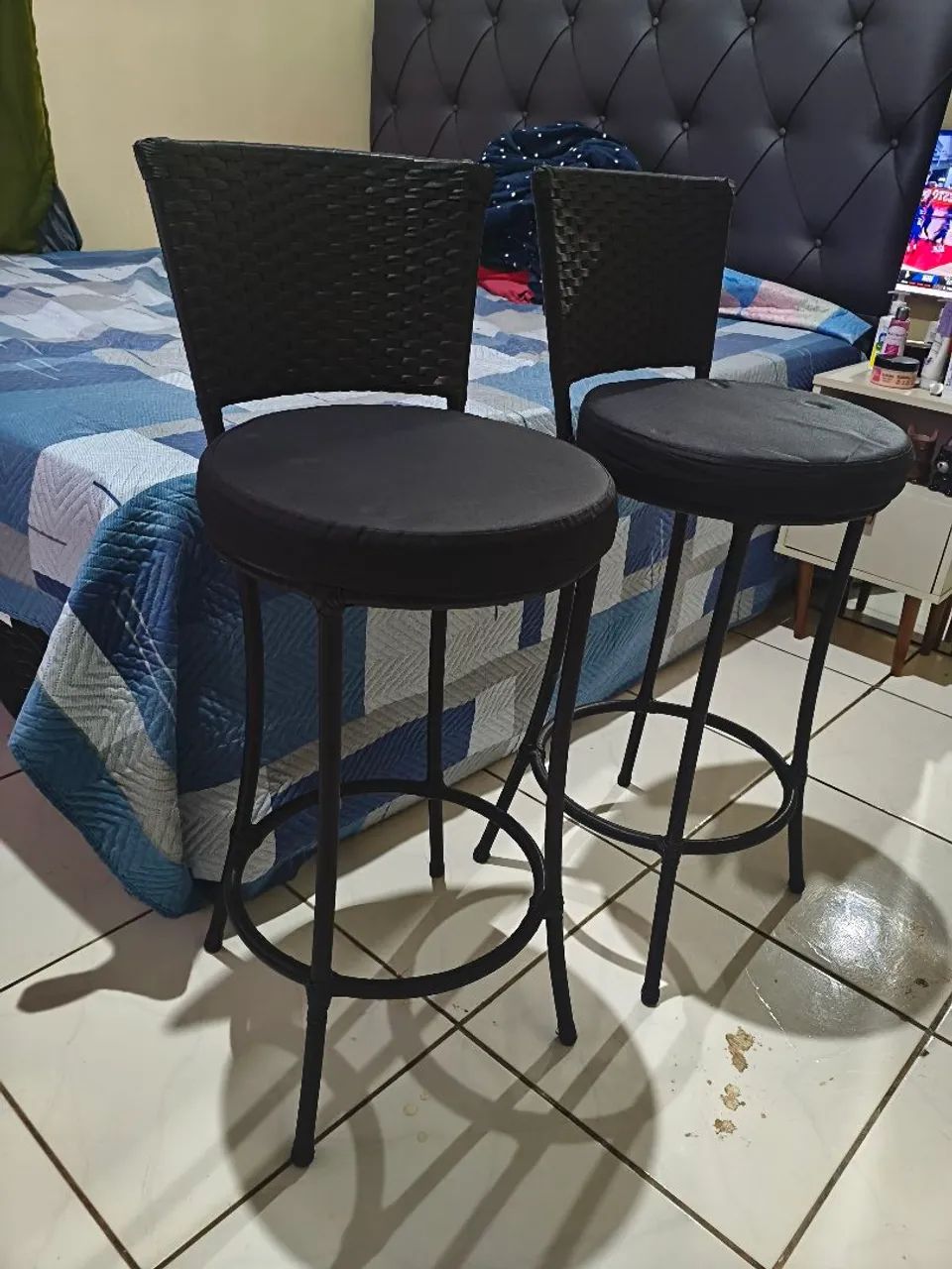 Banquetas pretas novinhas. - Foto 2