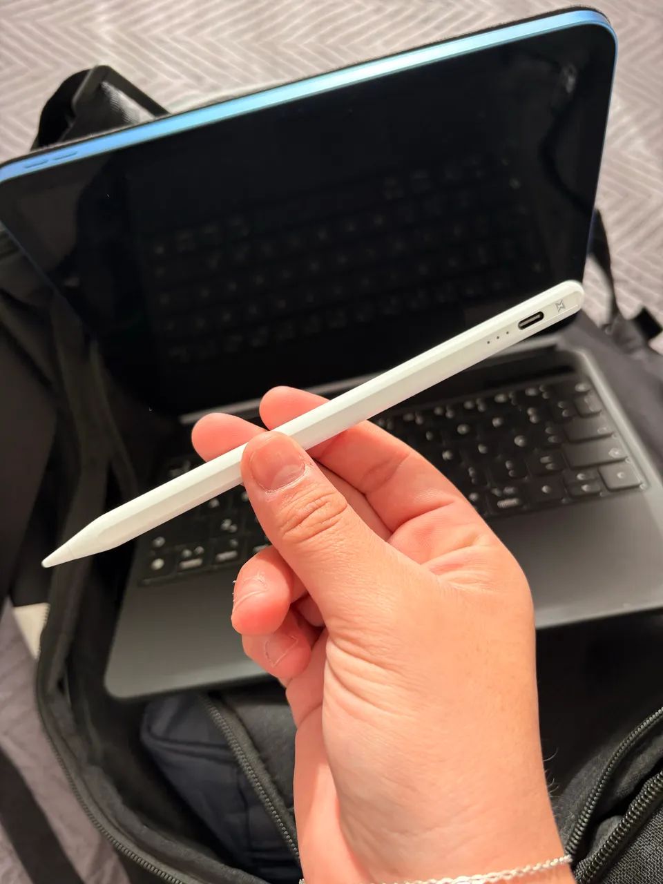 iPad  11 