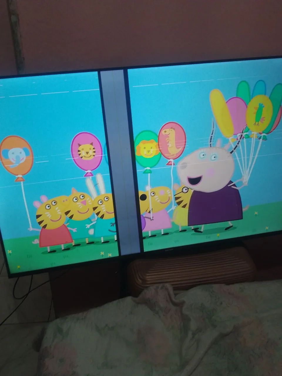 Vem q tem negócio tv de 50 polegadas smart a tela tá com listra mas tá pegando normal.. - Foto 5