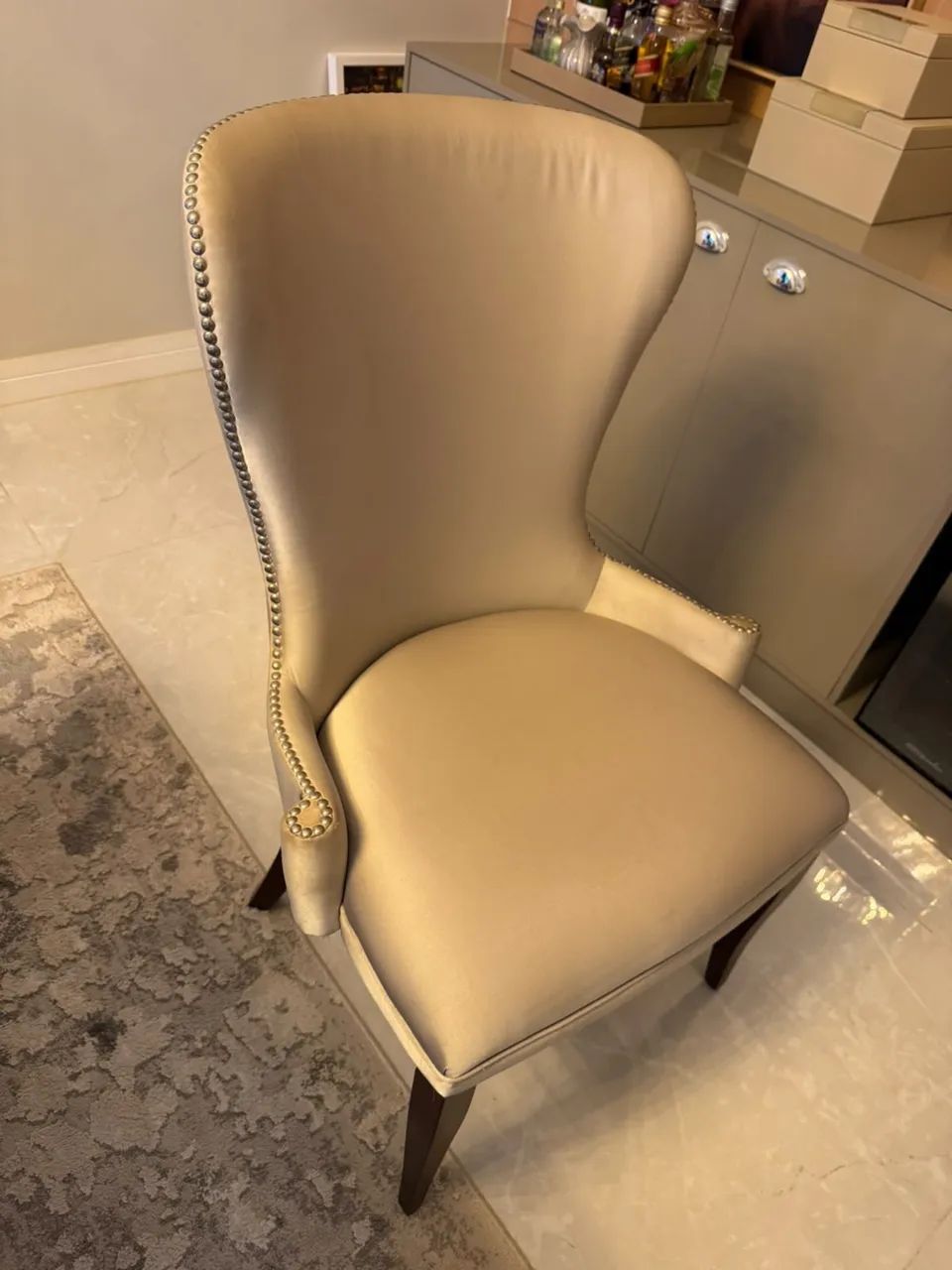 Cadeira para mesa de jantar ( pontas da mesa)