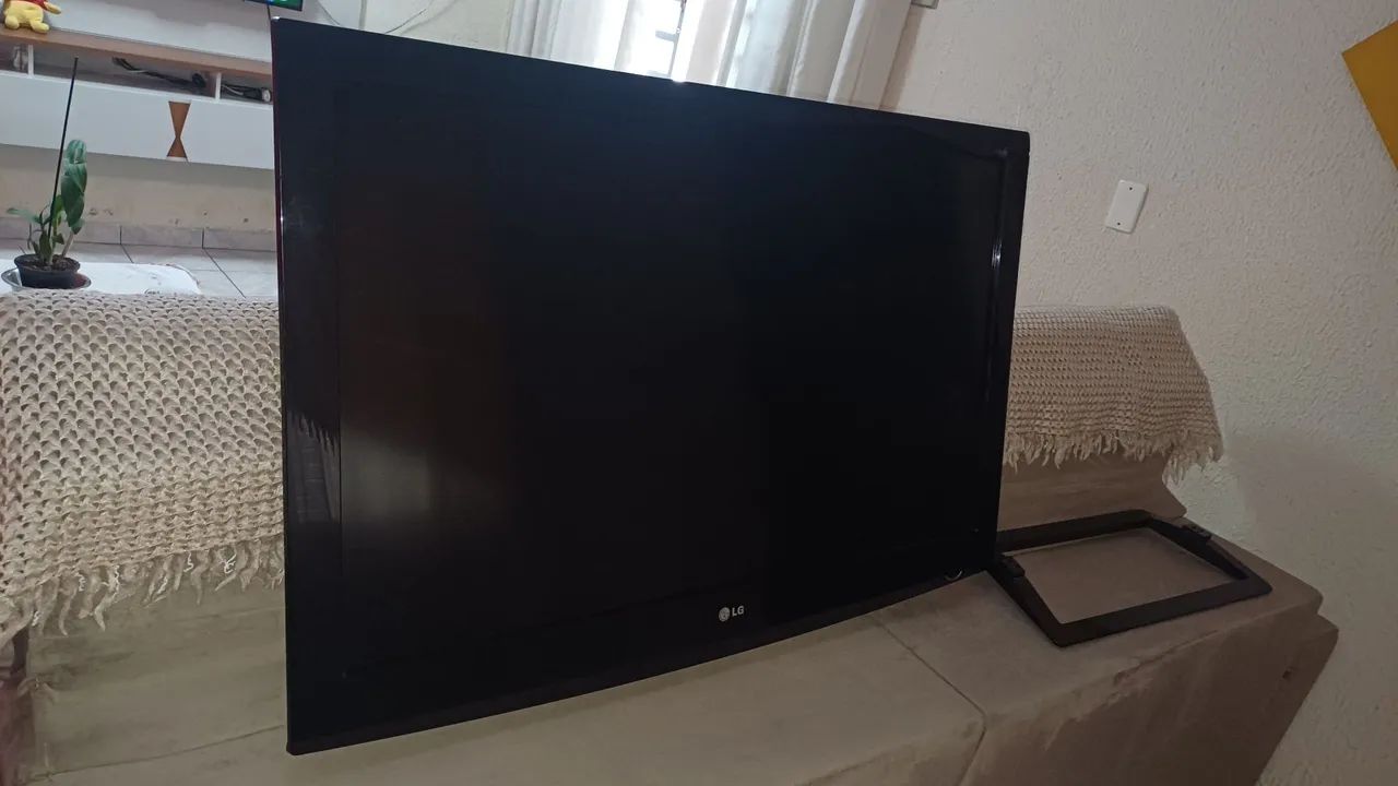 Tv plasma 42 polegadas em perfeito estado nada quebrado controle remoto funcionando bem 