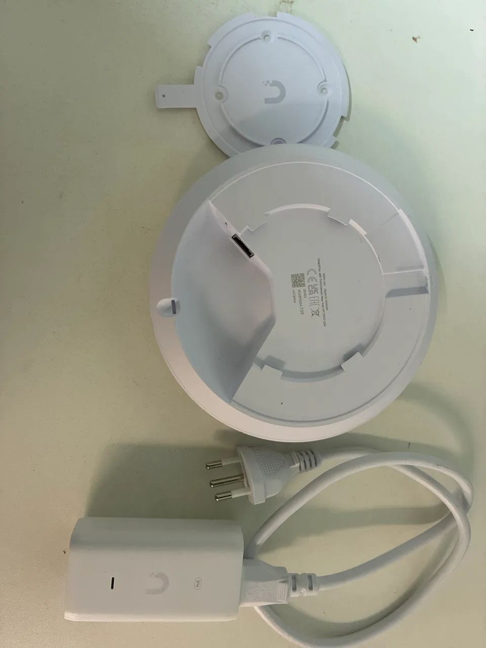 Unifi AP U6+ + PoE