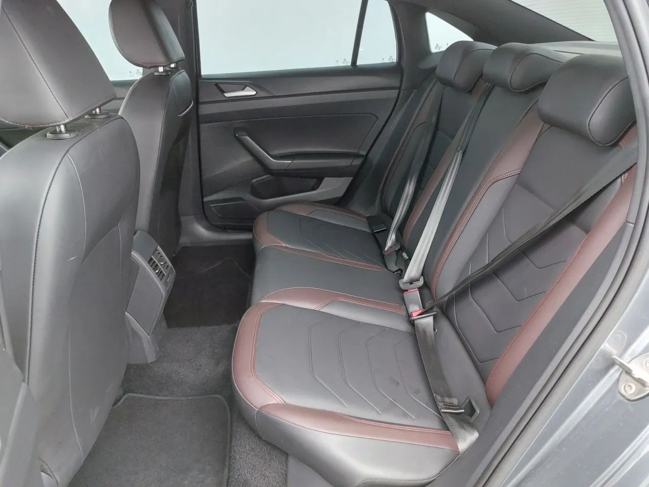 Volkswagen Virtus Highline 200 TSI 1.0 Flex 12V Aut, foto 11 de 12