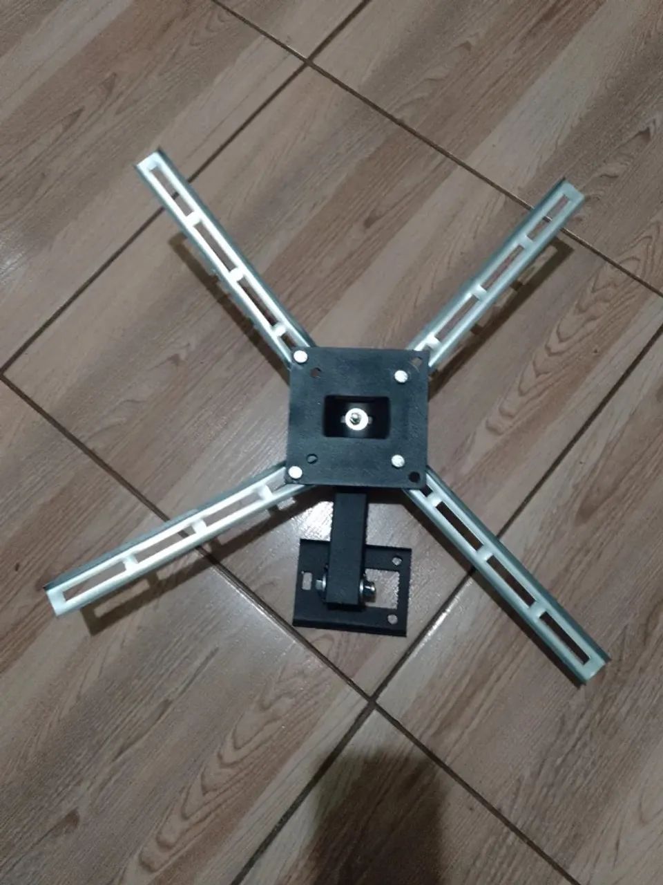 Suporte para TV de 28 a 55 polegadas na cor preta Novo