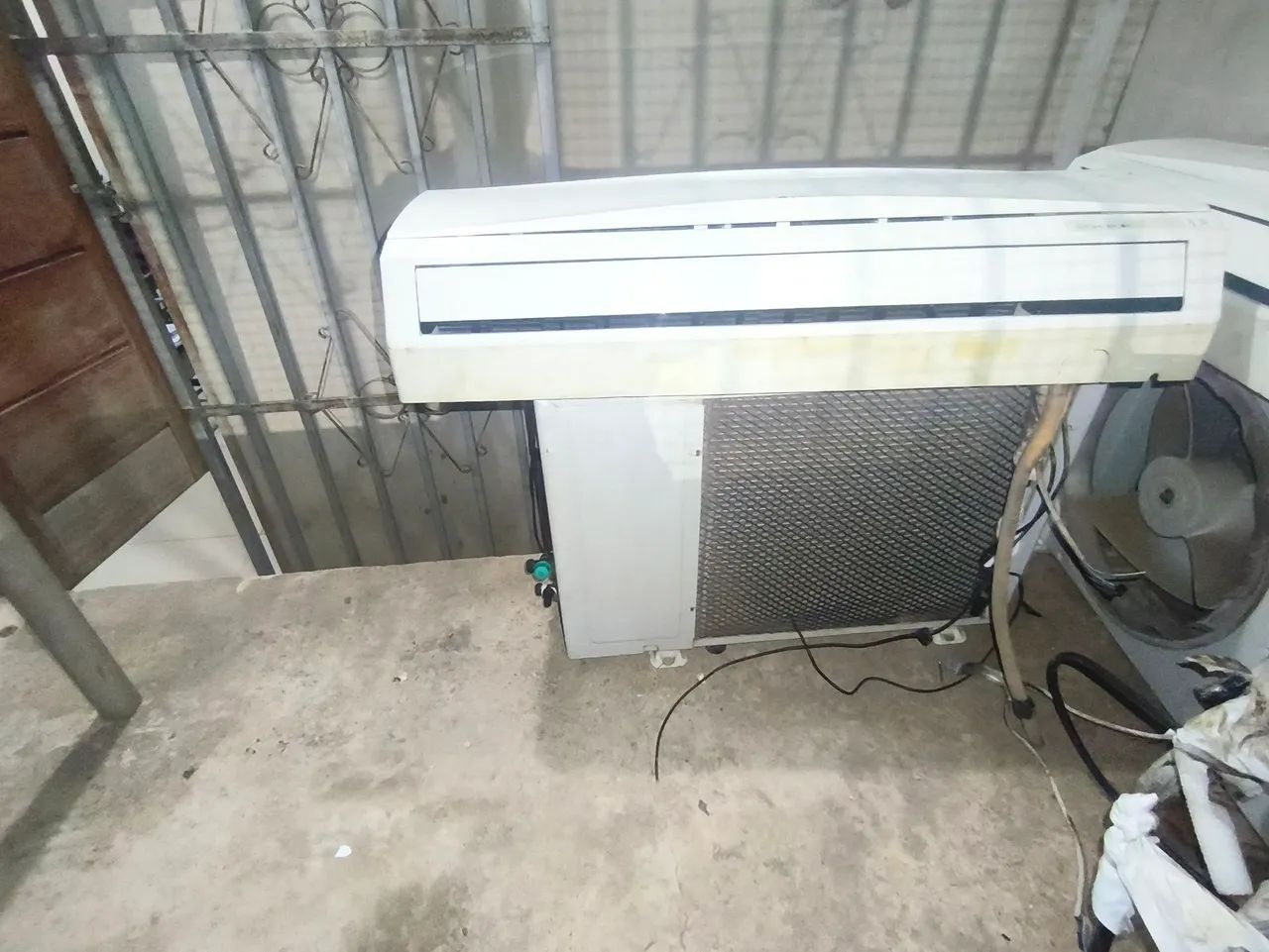 Vende centrais de ar LG de 9.000btus e 12.000 BTUs funcionando só instalar e usar