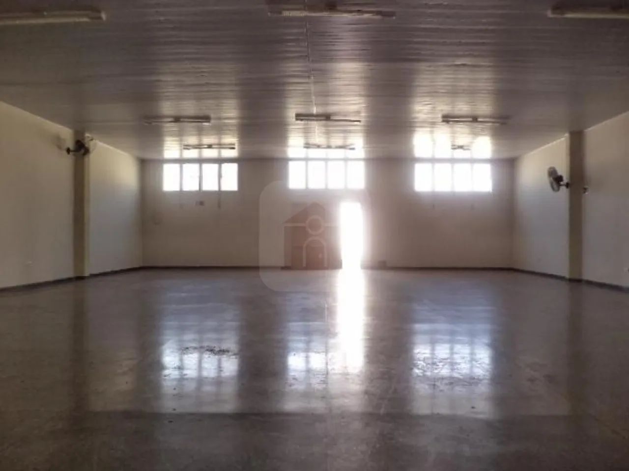 Comodo Para Venda No Bairro Santa Mônica - Foto 2