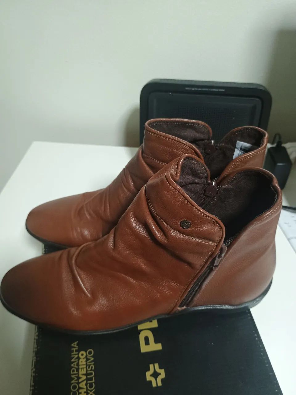 Bota nova em couro  - Foto 5