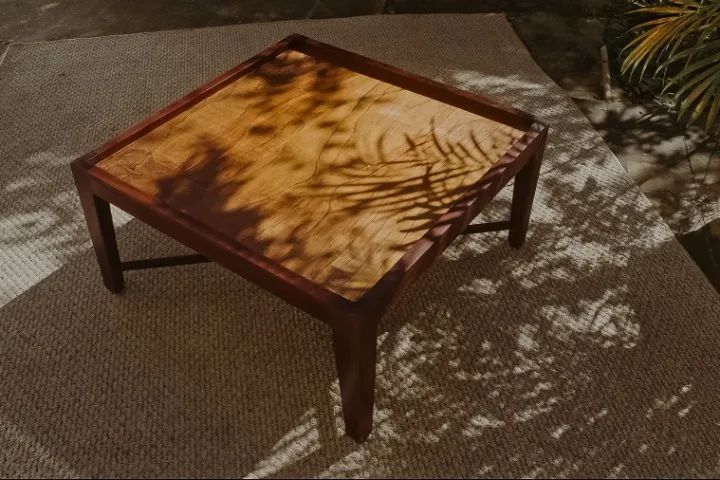 MESA DE CENTO MADEIRA 70 x 70 x 35cm