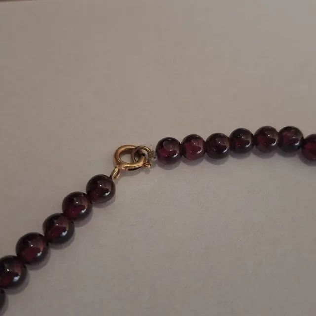 COLAR DE GRANADA NATURAL COM FECHO DE OURO - 41 CM  - Foto 4