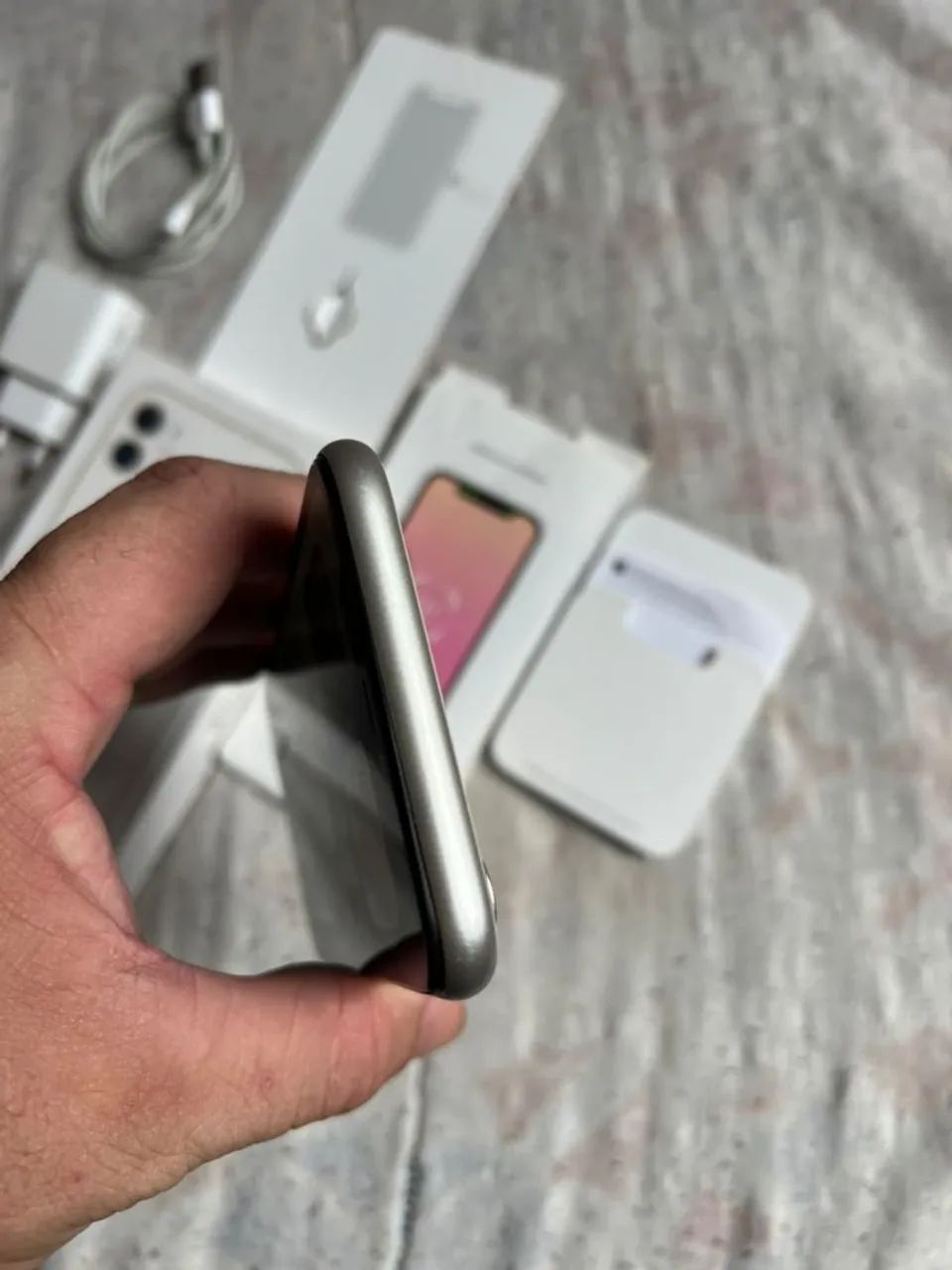 iPhone 11 branco. 128g. Face id OK. Na caixa - Foto 5
