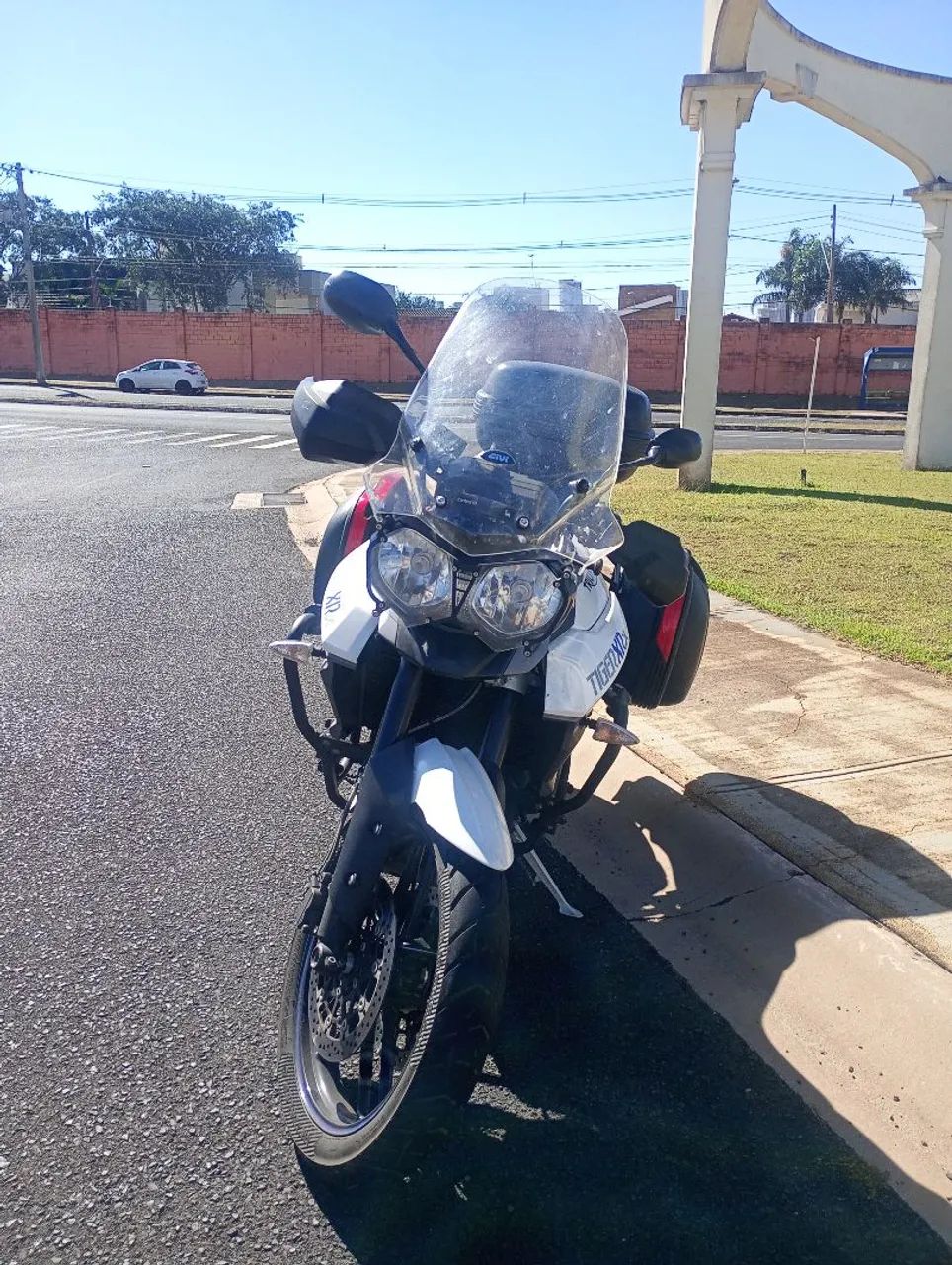 Triumph Tiger 800 XRX  - Foto 3