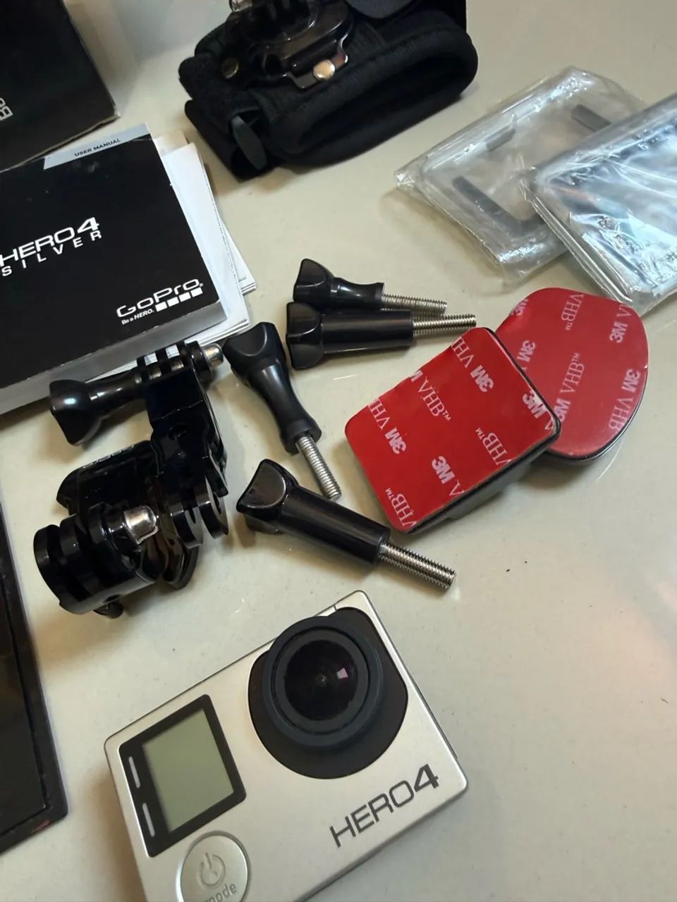 Gopro Hero 4 silver completa com acessórios 