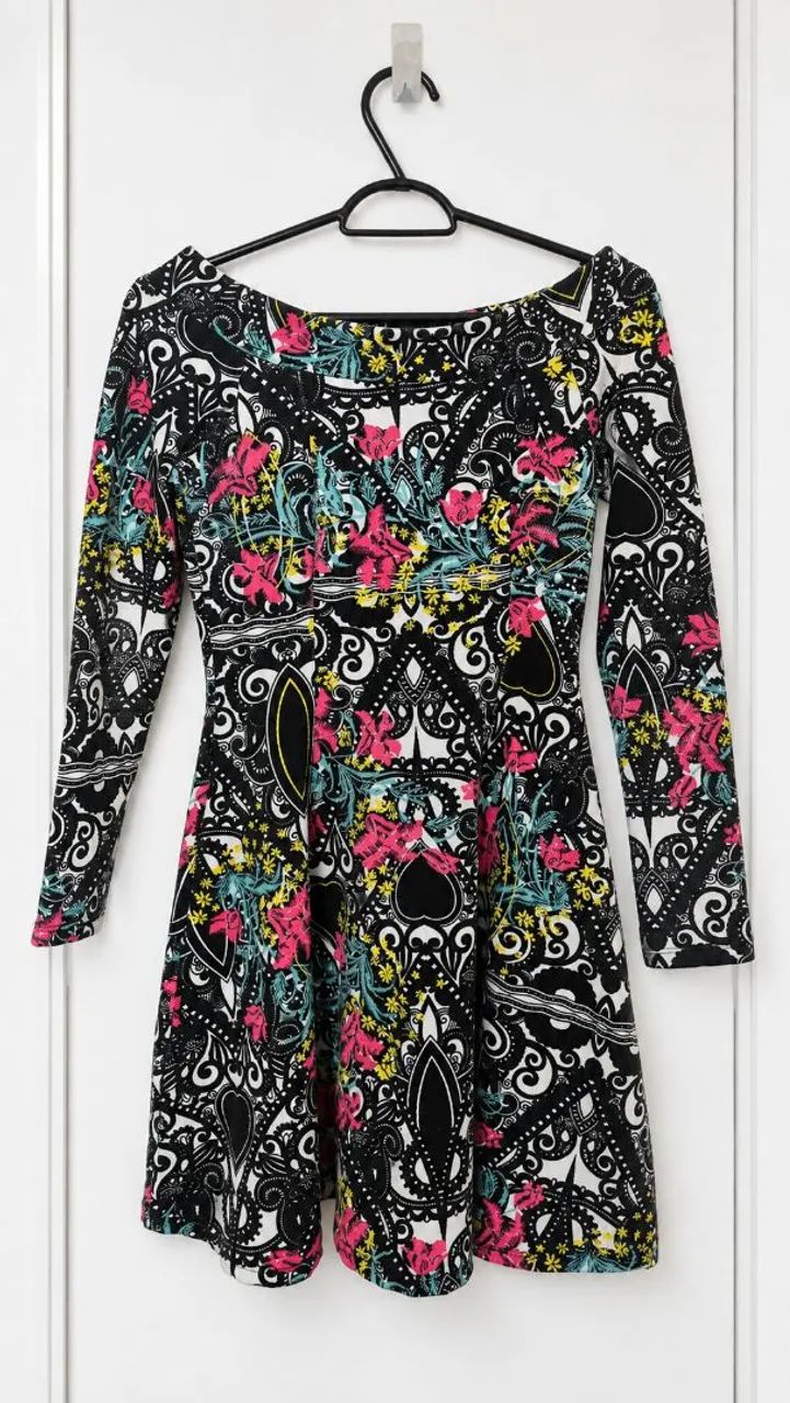 Vestido UZZE com mangas compridas