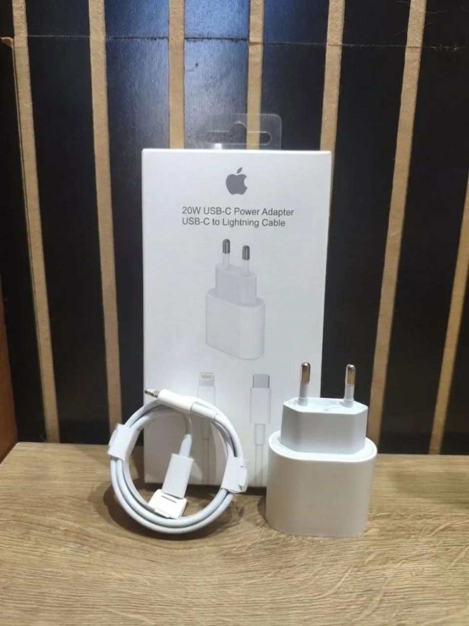 Carregador de iPhone 20W  - Foto 2