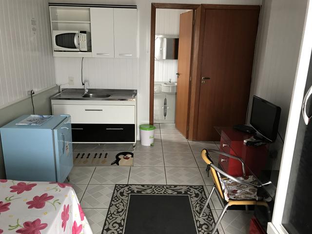 QUITINETES mobiliadas, com internet, Nettv, camareira e lavanderia cortesia p/hospede - Foto 20