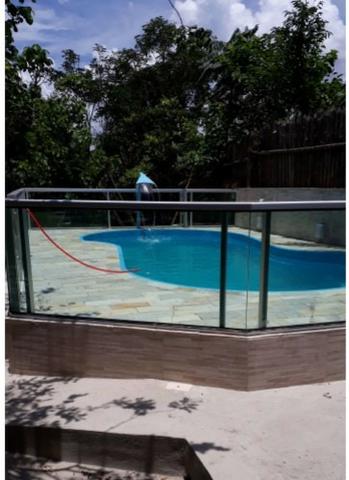 Sitio com piscina