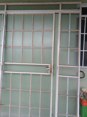 Vende-se uma porta para casa - Foto 2