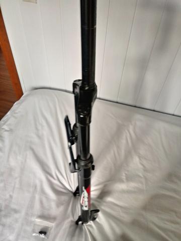 Garfo suspensão frontal Mode semi nova - Foto 2