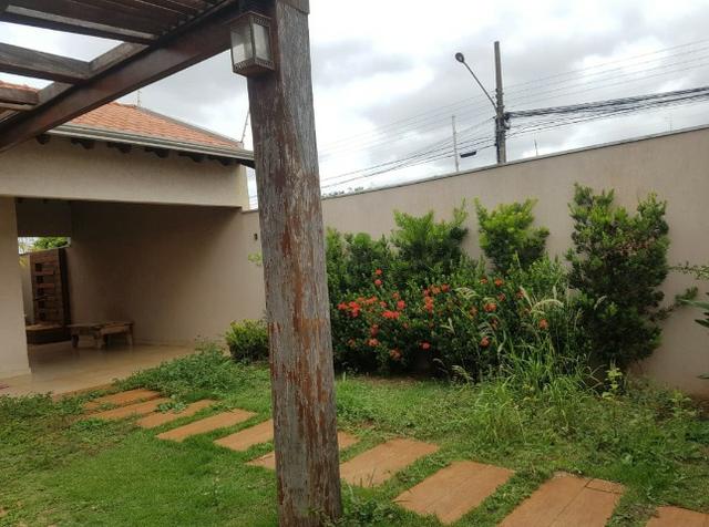 Linda Casa com Piscina Vila Palmira Próximo Colégio Militar - Foto 18
