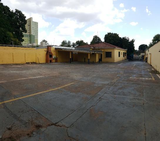 Prédio comercial com 2 blocos e amplo terreno - Foto 2