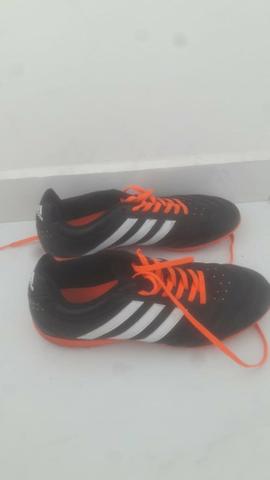 Vendo chuteira adidas - Foto 4