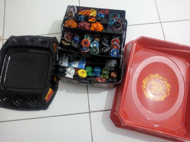 Beyblade Hasbro e Takara Tomy - Foto 2