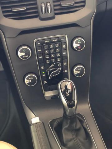 Volvo V40 T3 Kinetic 1.5 Turbo | Automático | Interior Bege - Foto 8