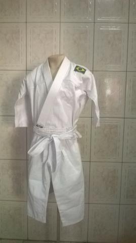 Kimono MOO Branco (03 a 04 anos idade) produtos novos e embalados