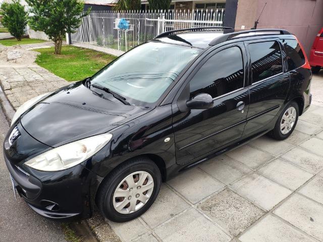Peugeot 207 SW XR 1.4 Flex 2011