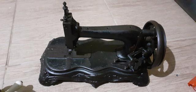 Máquinas de costura antiga raridade linda para decoração - Foto 2