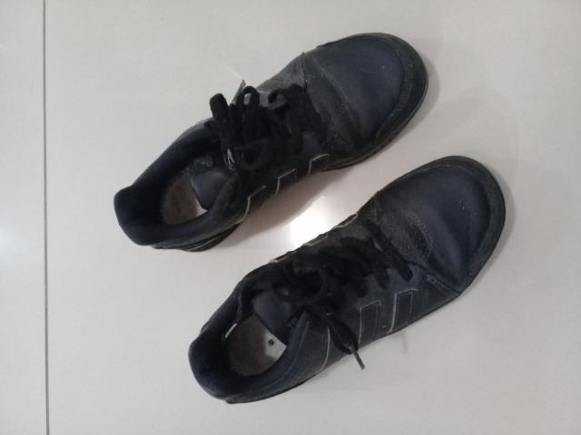 Tênis Adidas