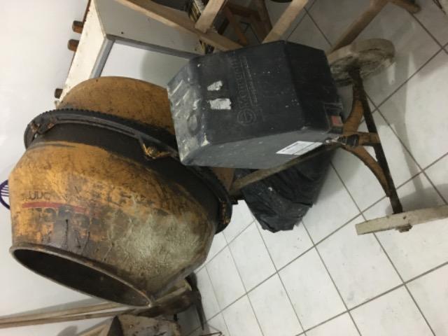 Vendo betoneira menegotti - Foto 3