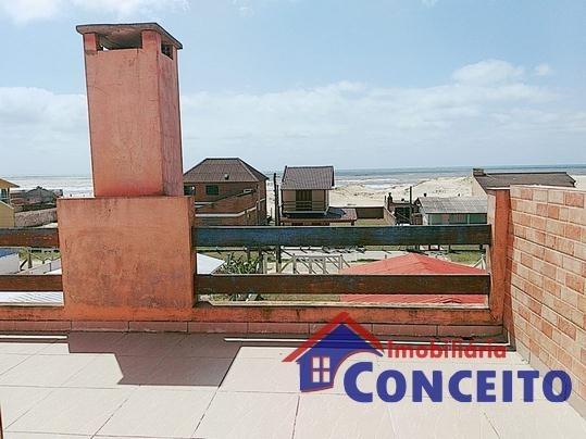 C06 - Belo sobrado em ótima região a 100 metros do mar - Foto 2