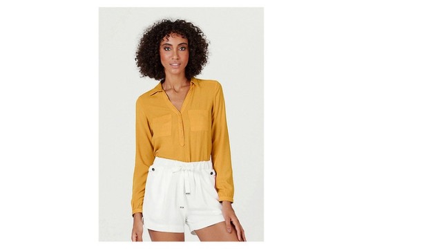 Camisa Básica Hering Feminina Com Bolsos Frontais - Amarelo TAM. G