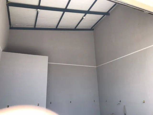 Sala comercial estilo galpão av Leste Oeste prox Bernardo Sayão - Foto 2