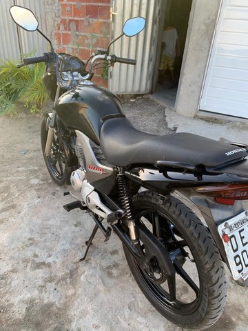 Vende-se uma Titan 2013 completa