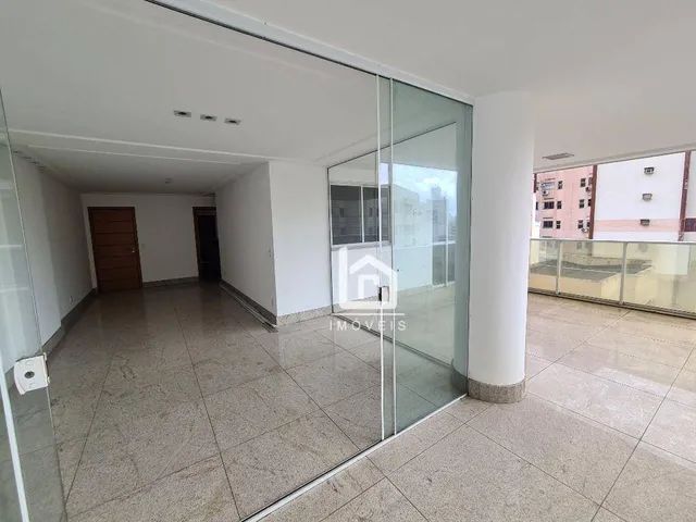 Amplo apartamento 4 quartos, sendo 3 suítes no Parque das Castanheiras.