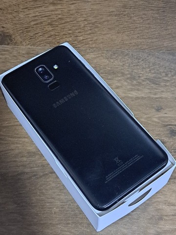 Samsung Galaxy J8 usado