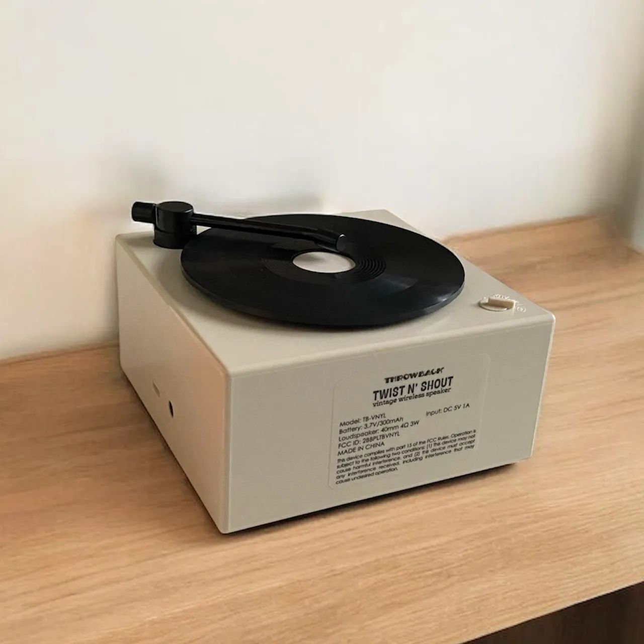 Caixa de Som Bluetooth Vintage Retro Bluetooth 5.1 - Foto 4