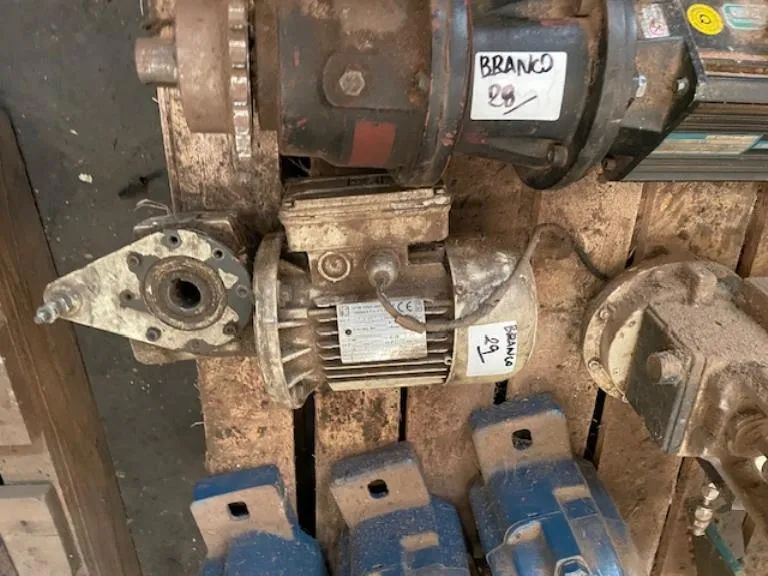 Motoredutor Mgm 1680 Rpm 230/400 Volts 0,5 Cv - Foto 3