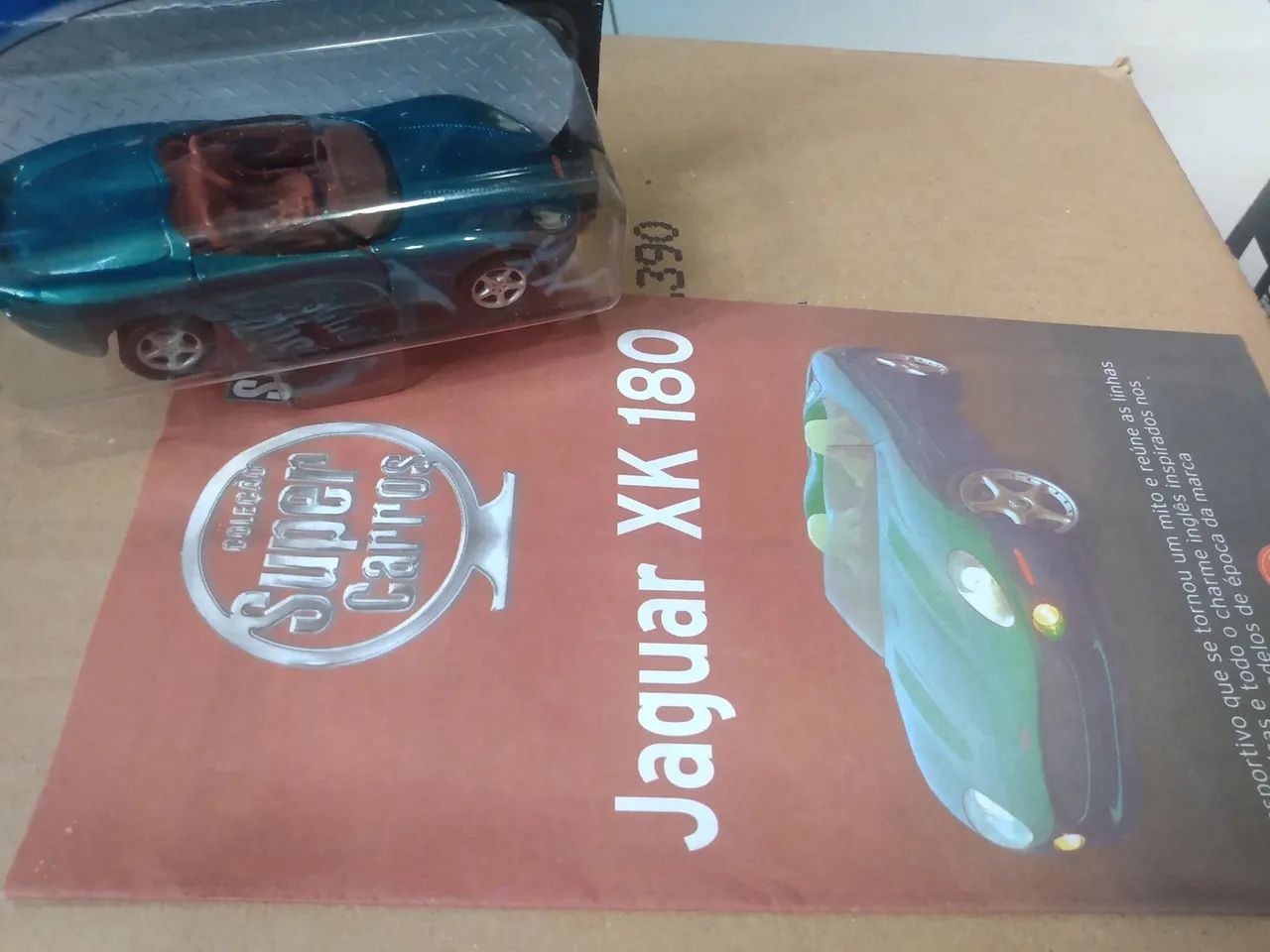 Miniatura Jaguar XK 180 maistro