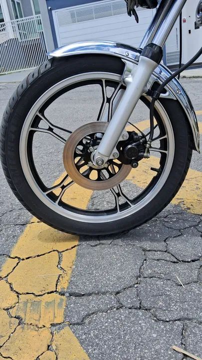 *Suzuki Intruder 125 - 2010*<br>Segundo dono, manual e chave reserva.  - Foto 14