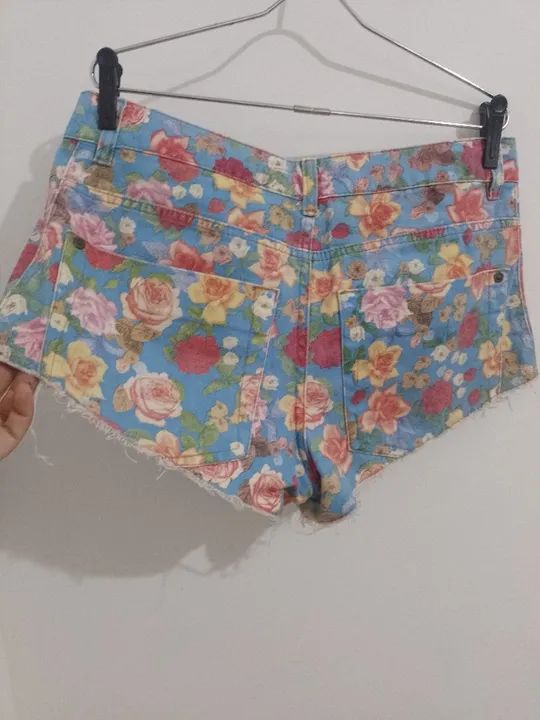 Shortinho jeans estampado Farm - Foto 3