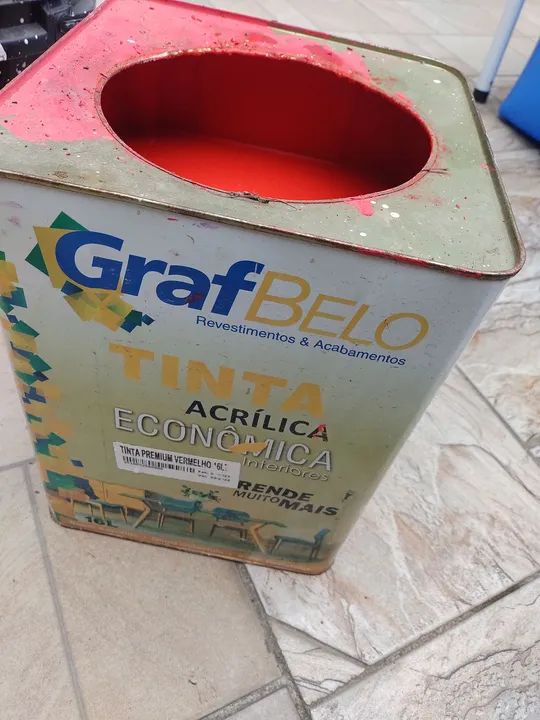 Vendo tinta vermelha usada só um pouco lata de 16 litros - Foto 3