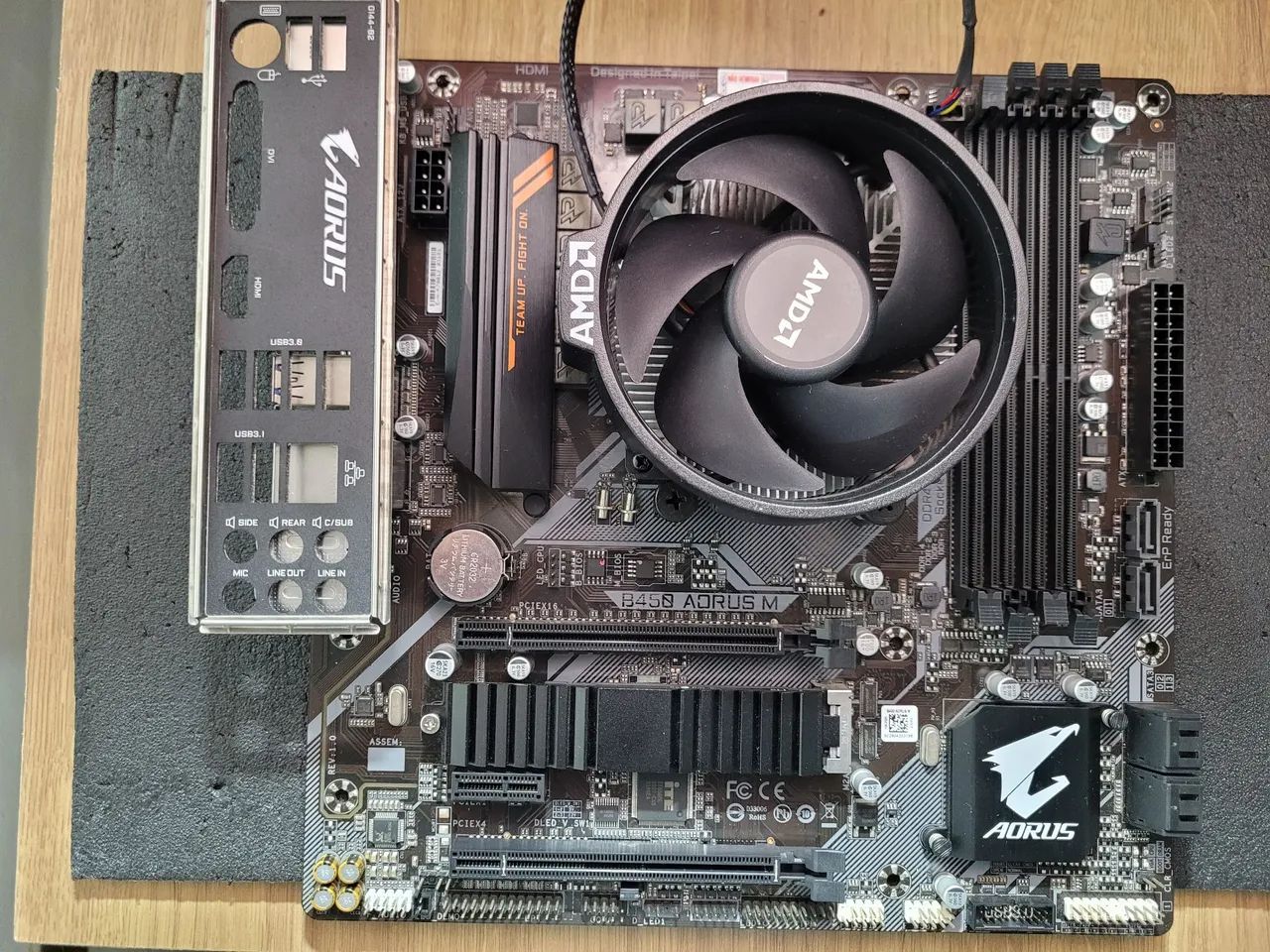 KIT PLACA MÃE B450 AORUS RYZEN 5 4600G E  16GB MEMÓRIA DDR4 3200 RGB  - Foto 3