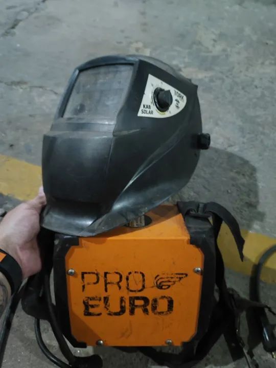 Aparelho de Solda 230 A Pro euro e máscara 