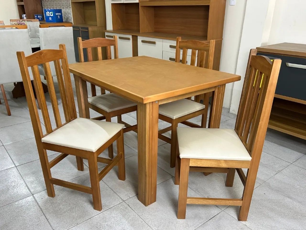 Mesa 1.10 Eco Laminada Com 4 Cadeiras Avelã l54