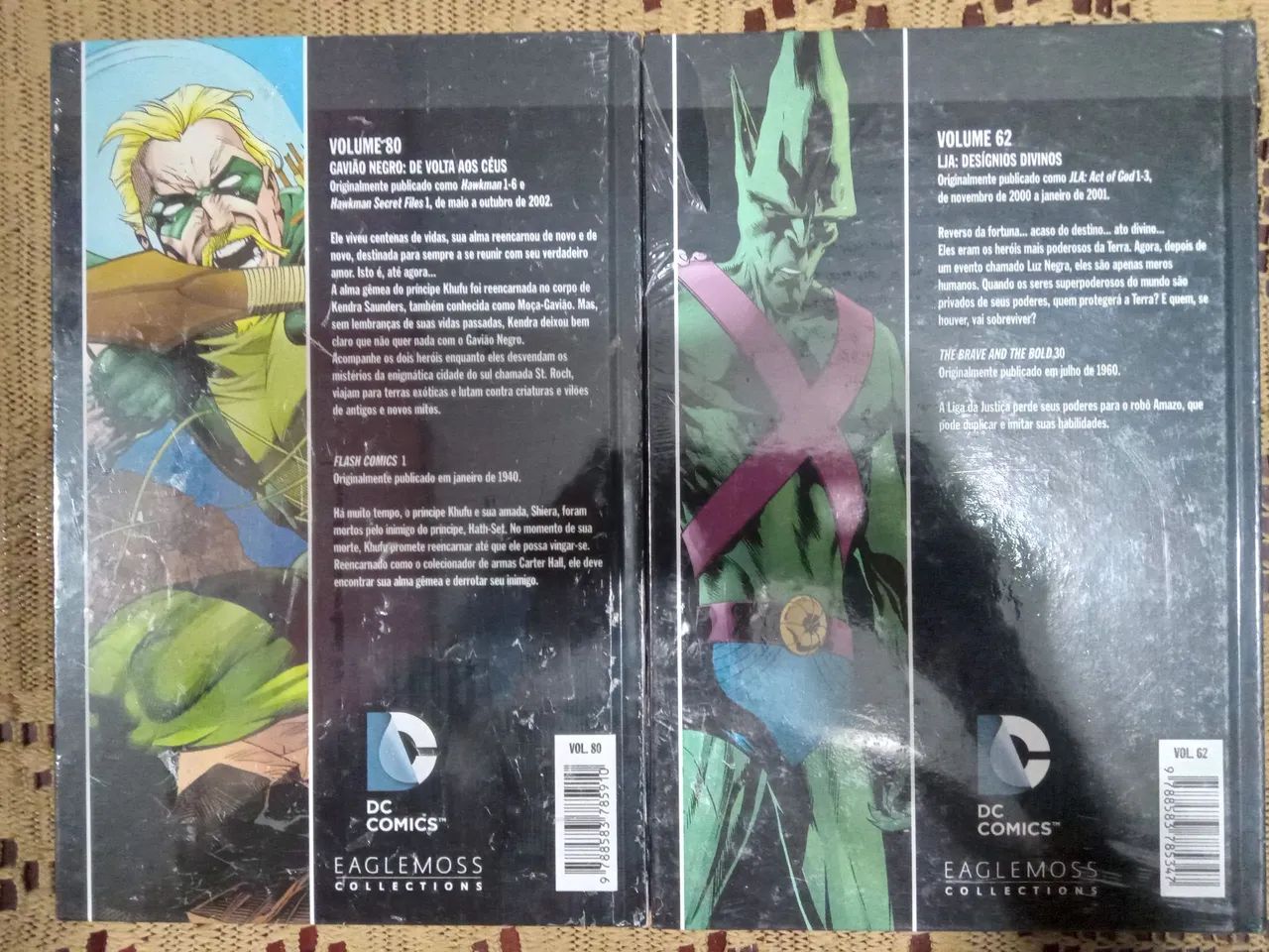 Duas hqs Eaglemoss lacradas Gavião Negro e Liga da justiça  - Foto 3