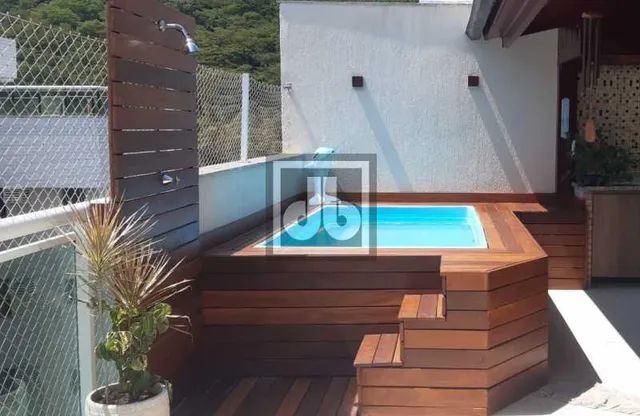 FREGUESIA JACAREPAGUA COBERTURA 3QUARTOS(1SUITE)LAVABO COZINHA TERRAÇO PISCINA CHURRASQUEI