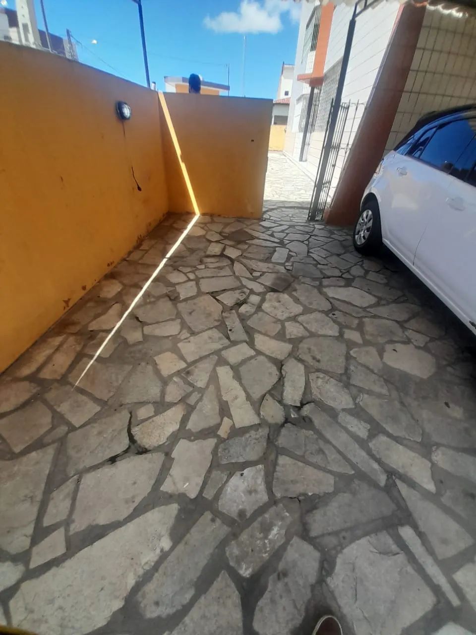 Aluga-se apartamento 3 quartos no GEISEL - excelente localização no bairro - Foto 2